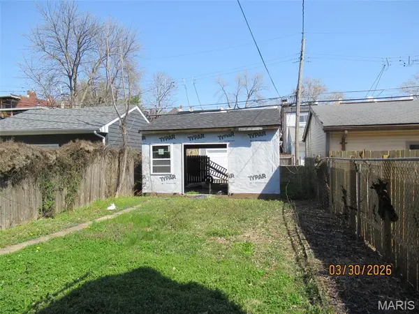 4439 Oakland AVE, St Louis, MO 63110