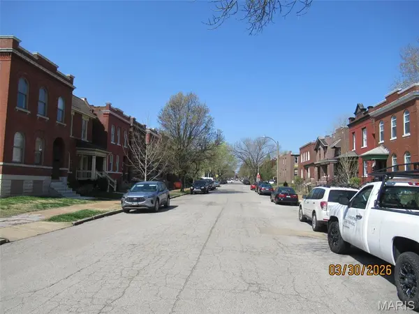 4439 Oakland AVE, St Louis, MO 63110