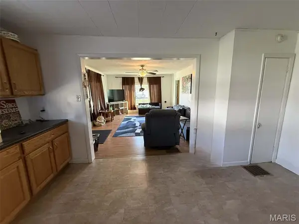 1527 W Randolph ST, Vandalia, IL 62471