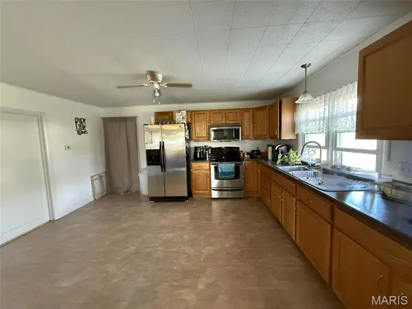 1527 W Randolph ST, Vandalia, IL 62471