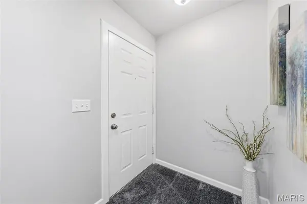 2 Tarpon CT, Florissant, MO 63033