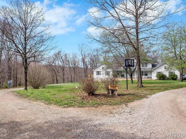 763 Eagles View LN, St Clair, MO 63077