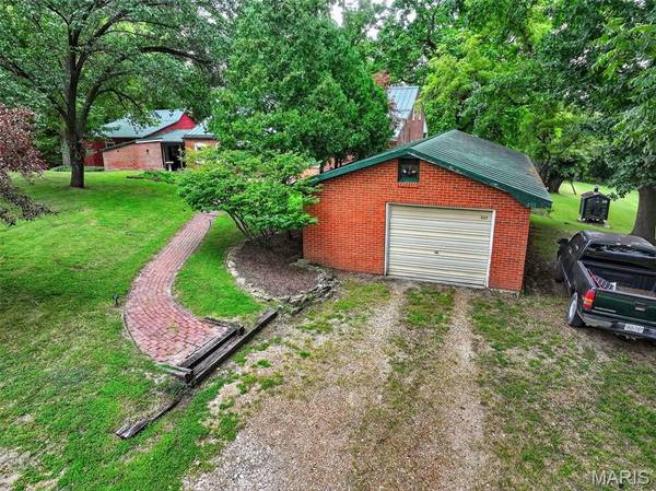 205 E 8th ST, Hermann, MO 65041