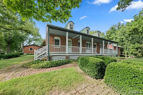 205 E 8th ST, Hermann, MO 65041