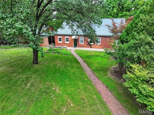 205 E 8th ST, Hermann, MO 65041