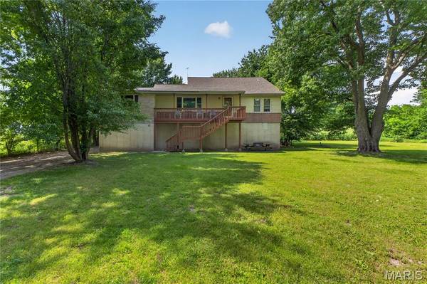 118 Highway N, Winfield, MO 63389