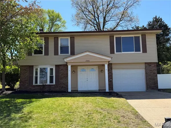 2543 Wesford DR, Maryland Heights, MO 63043