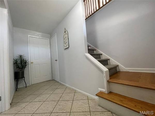 2543 Wesford DR, Maryland Heights, MO 63043