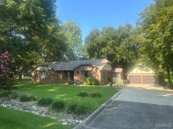 11287 Cypress Point LN, Dexter, MO 63841