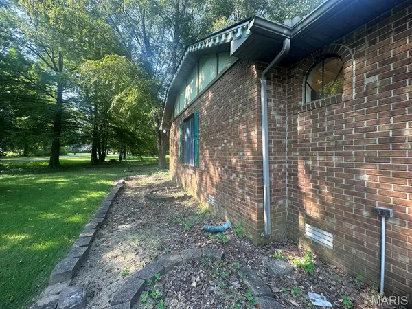 11287 Cypress Point LN, Dexter, MO 63841