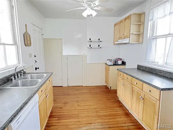 1933 4 Mile RD, Washington, MO 63090