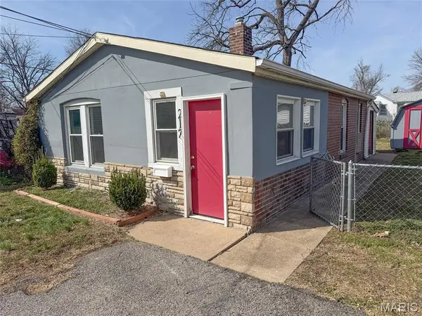 217 W Arlee AVE, St Louis, MO 63125