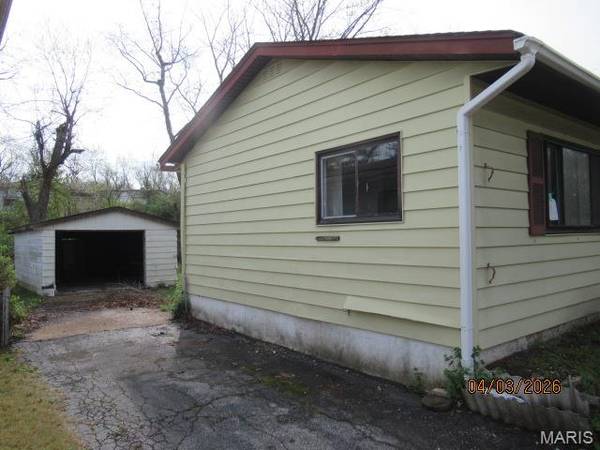 10552 Earl DR, Unincorporated, MO 63136