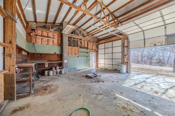 1389 Crater Hill RD, Camdenton, MO 65020