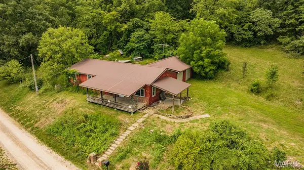 2164 Wayne 220 b RD, Silva, MO 63964