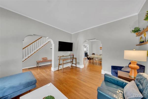 3305 Pestalozzi ST, St Louis, MO 63118