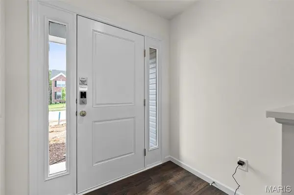2358 Reiff DR, Florissant, MO 63031
