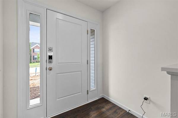 2358 Reiff DR, Florissant, MO 63031