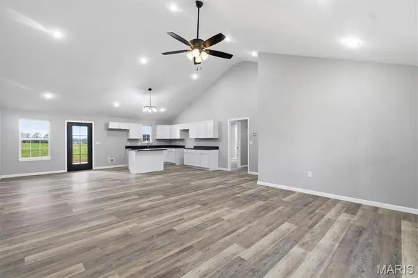 2601 M- Country DR, Mountain Grove, MO 65711