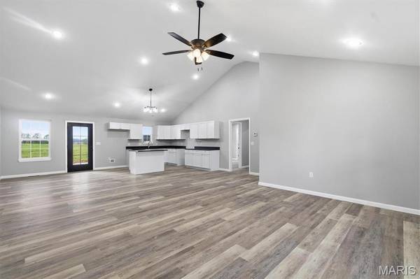2601 M- Country DR, Mountain Grove, MO 65711