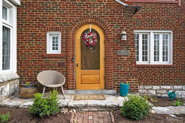 7487 Kingsbury BLVD, University City, MO 63130