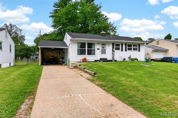 730 Babler DR, Florissant, MO 63031