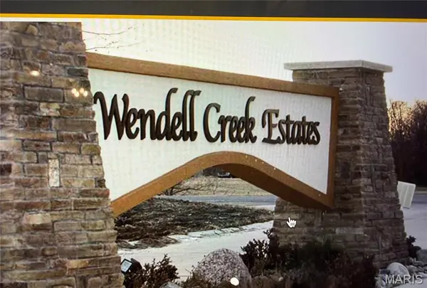 8736 Wendell Creek DR, St Jacob, IL 62281