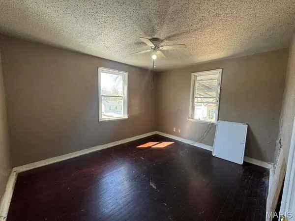 15 N Harvey AVE, St Louis, MO 63135