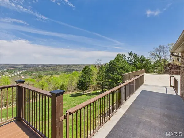 353 Skyline DR, Van Buren, MO 63965