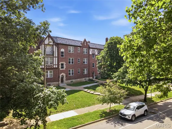 5024 Christy BLVD, St Louis, MO 63116