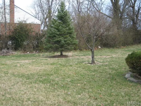 10458 BIG BEND BLVD, Kirkwood, MO 63122