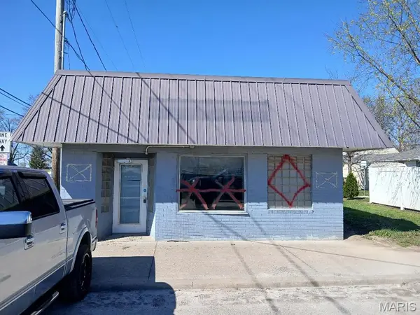 201 E Warren ST, Bunker Hill, IL 62014
