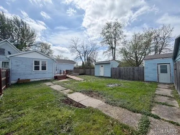 409 N 2nd ST, Wellsville, MO 63384