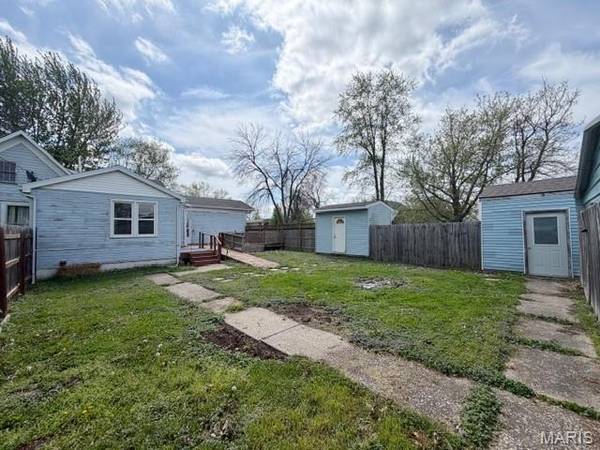 409 N 2nd ST, Wellsville, MO 63384
