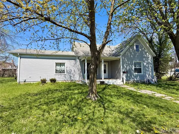 409 N 2nd ST, Wellsville, MO 63384