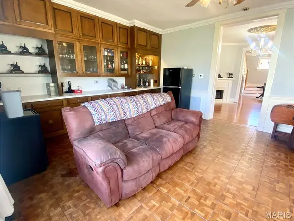 502 E Commercial ST, Charleston, MO 63834
