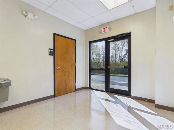 230 N Old Saint Louis RD, Wood River, IL 62095