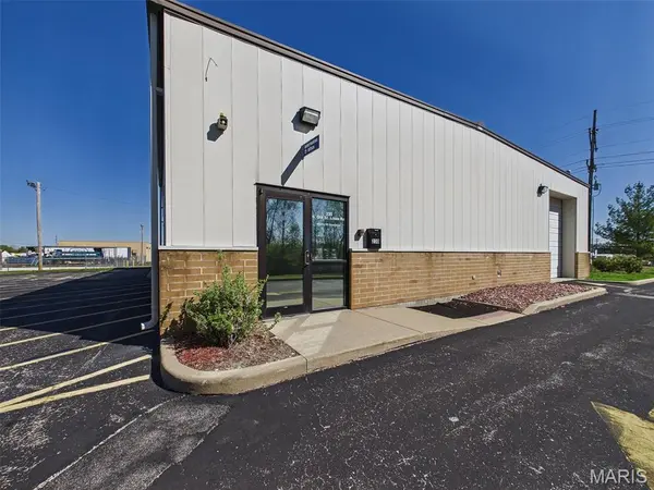 230 N Old Saint Louis RD, Wood River, IL 62095