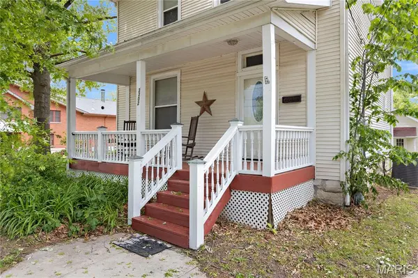 3302 College AVE, Alton, IL 62002