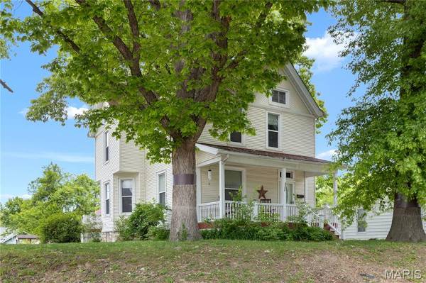 3302 College AVE, Alton, IL 62002