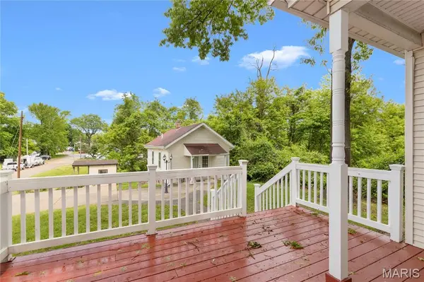 3302 College AVE, Alton, IL 62002