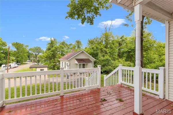 3302 College AVE, Alton, IL 62002