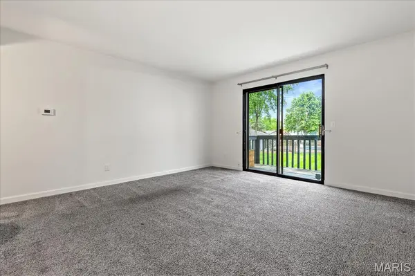 1722 Gascony Parc DR #1722, Lake St Louis, MO 63367