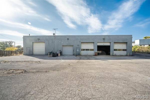 3444 N Lindbergh BLVD, St Ann, MO 63074