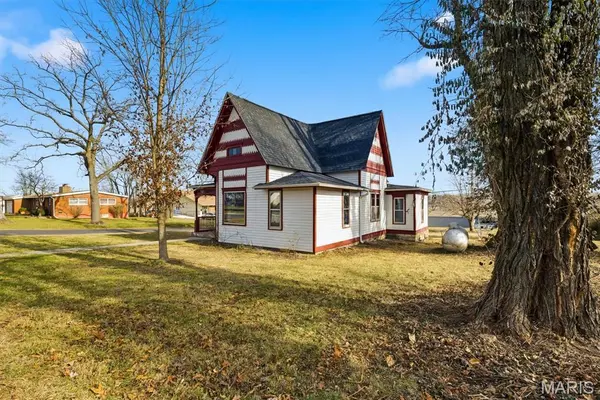 722 M- Maple ST, Mountain Grove, MO 65711