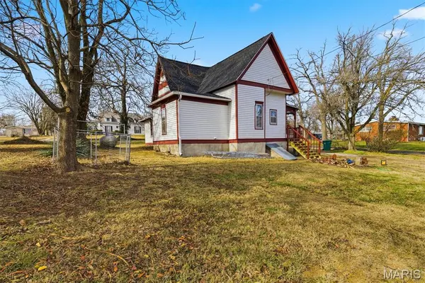 722 M- Maple ST, Mountain Grove, MO 65711
