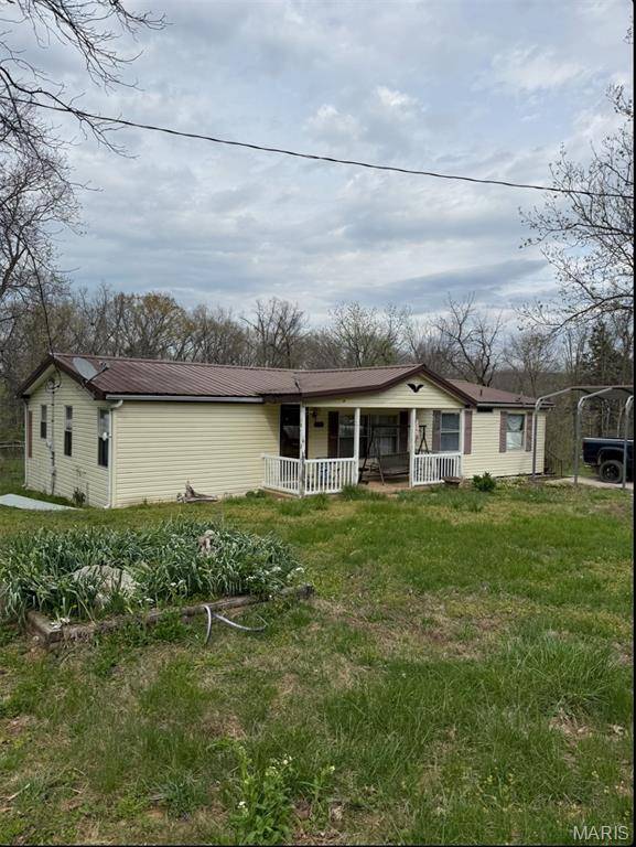 8035 T HWY, Farmington, MO 63640
