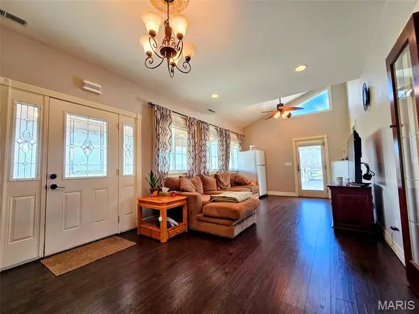 55272 Buffalo LN, New London, MO 63459