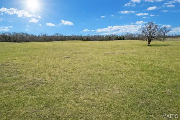 1801 TOWER RD, Lebanon, MO 65536