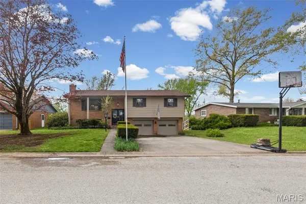 7719 Myrtlewood DR, Belleville, IL 62223